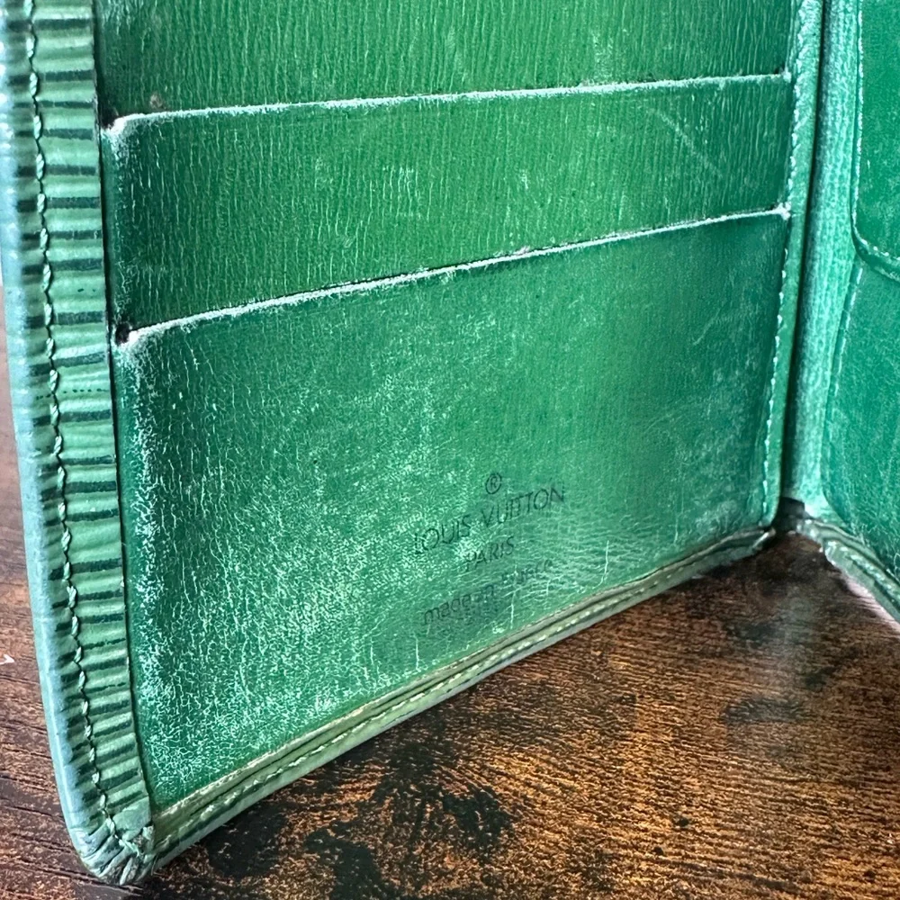 Authentic Louis Vuitton Epi Leather Green Wallet